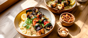 Gebratener Gemüsespieß mit Mandel-Couscous