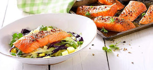 Gewürzlachs auf Kartoffel-Spitzkohl