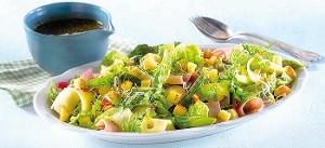 Frühlingssalat mit Spargel, Käse und Schinken