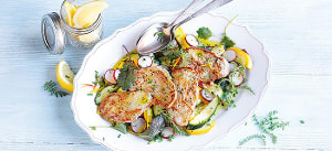 Kalbsschnitzel mit warmem Radieschen-Zucchinisalat