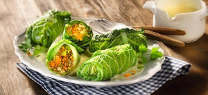 Wirsing mit Gemüse-Linsen gefüllt