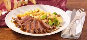 Entenbrust mit Haselnuss-Spätzle und Feigensoße