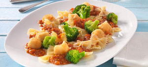 Farfalle "Bolognese" mit Brokkoli und gebackenem Mozzarella