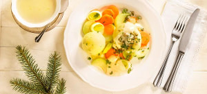 Gefüllte Kartoffelklöße mit glasiertem Wintergemüse