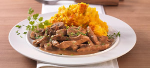 Kalbsgeschnetzeltes in Champignon-Balsamicosoße mit Kürbis-Kartoffelstampf