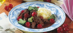 Rehragout mit Kirschsoße