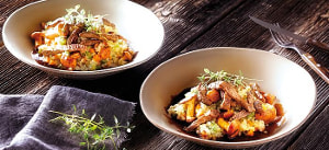 Rindfleischstreifen auf Thymiangraupen mit Pfifferlingen