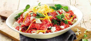 Rote Beete-Risotto mit Feta und Rosmarinöl